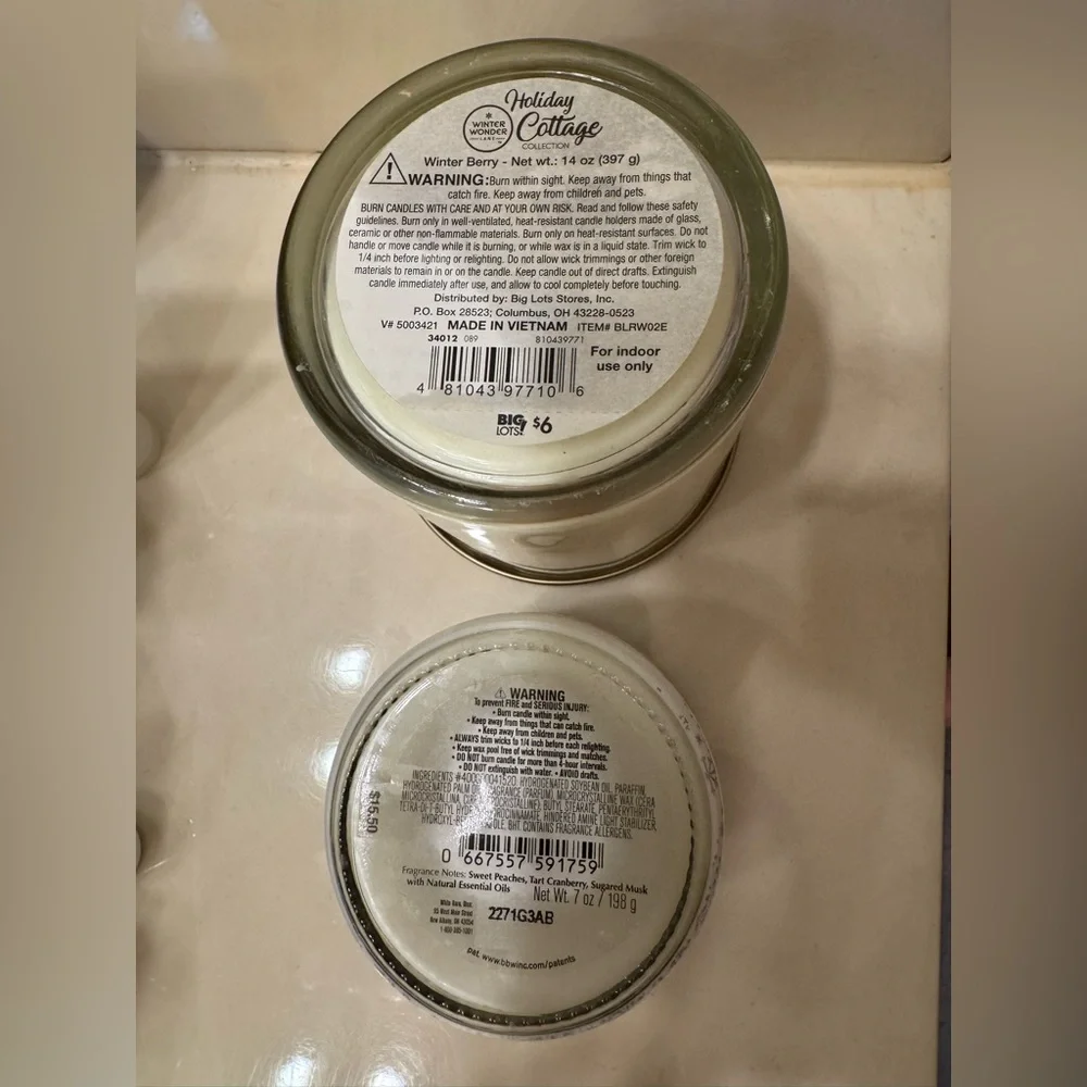 Winter Berry and Snowy Peach Berry Candles - Picture 3 of 3